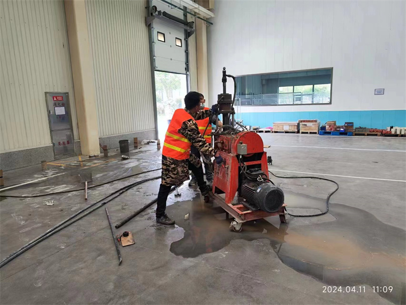 临城镇厂房地面下沉塌陷注浆加固施工